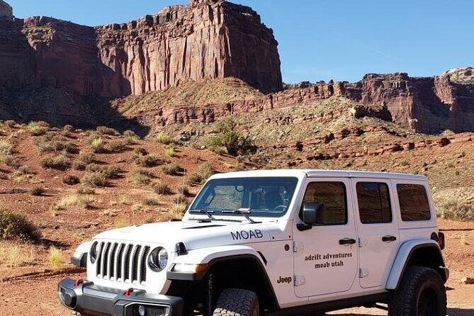 Needles Canyonlands 4X4 Jeep Tour from Moab (3 Person Minimum) - Entering the Needles district: what the 4x4 driving feels like