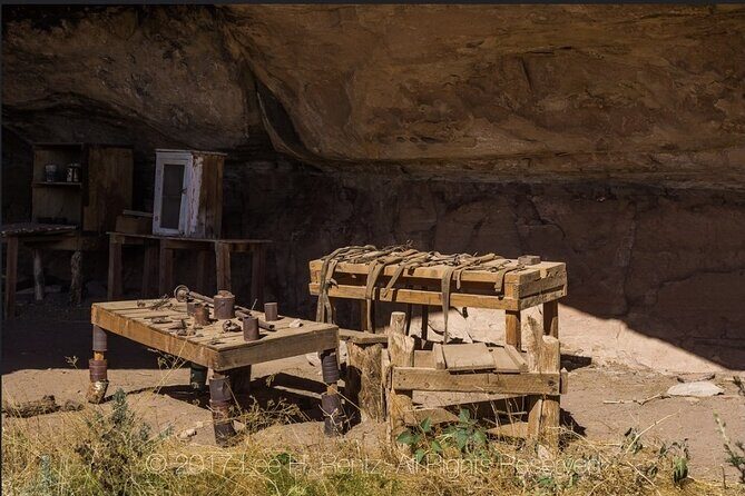 NEW! Canyonlands Needles Chesler Park Hiking Discovery Tour - Cowboy camp remnants: the human layer after the Puebloan era