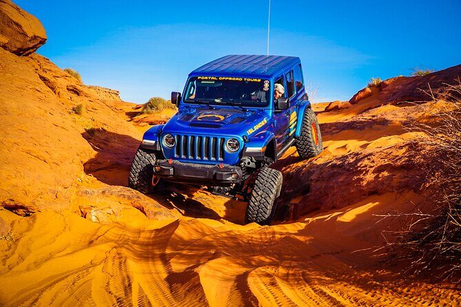 Off-Road Private Jeep Adventure in Moab Utah - Hell’s Revenge in Real Time: Climbs, Dunes, and Rocky Obstacles