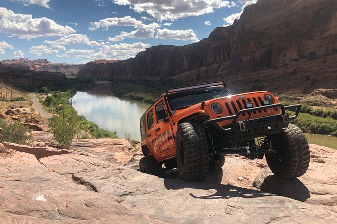 Off-Road Private Jeep Adventure in Moab Utah - The Overlook Moment: 1,000 Feet Above the Colorado River