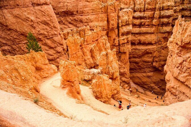 Self Guided Audio Tour Bundle for Utah's Mighty Five - Day 1 Arches National Park: 70 audio points and the Moab return loop