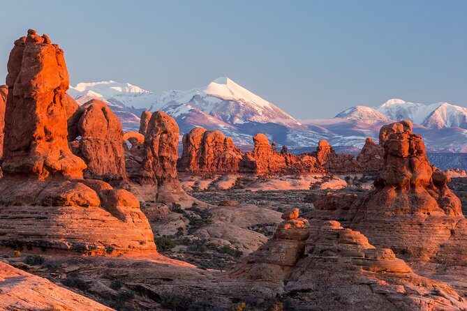Sunset and Night Photography in Arches National Park - Pickup and small-group logistics in Moab (without the headache)