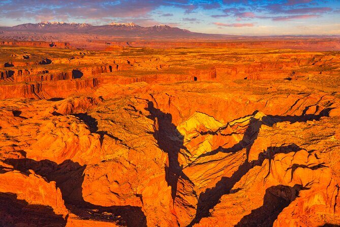 Sunset in Canyon Country Airplane Tour- 60 Min - What the live narration and headsets add to the experience
